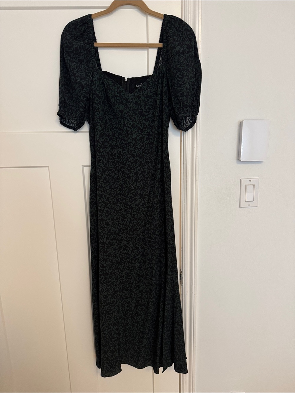 Madewell Black and Green Floral Midi Dress with Puff Sleeves and Sweetheart Neck